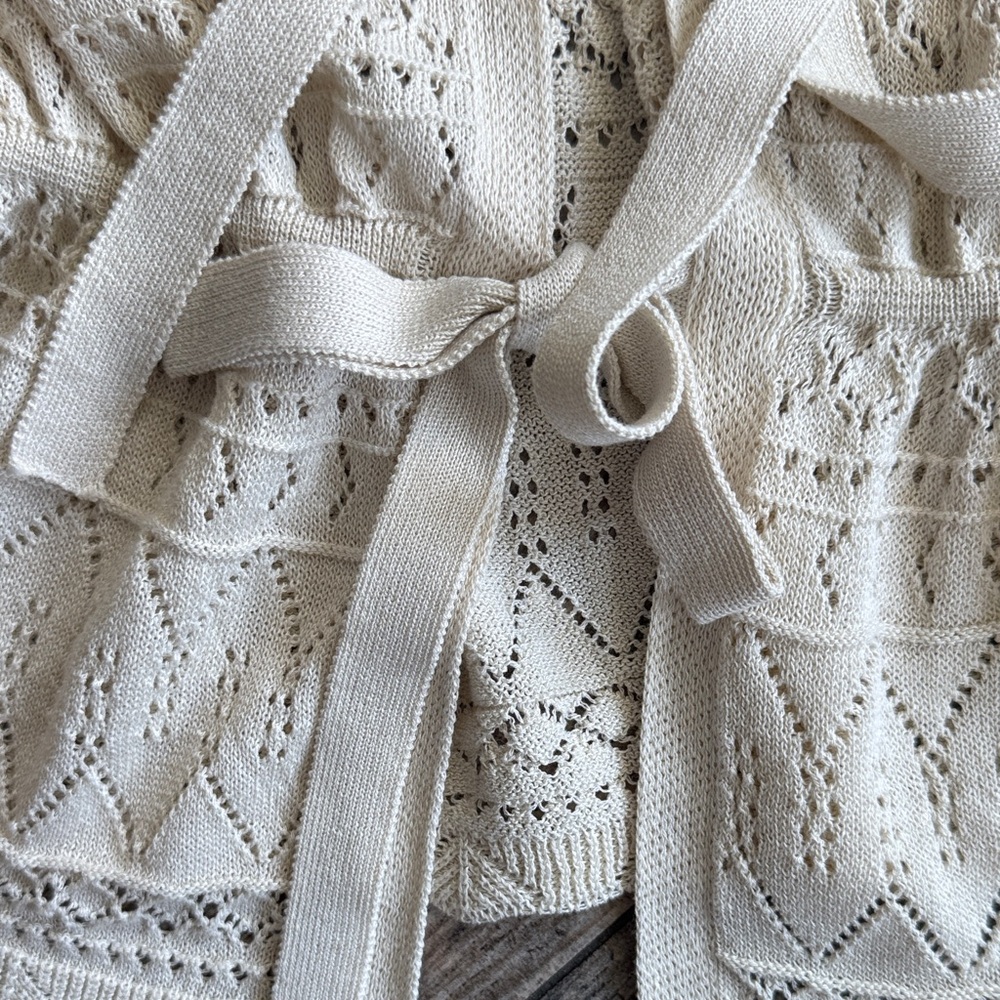 Chic Beige Knit Blouse with Bow Accents - Picture 9 of 14